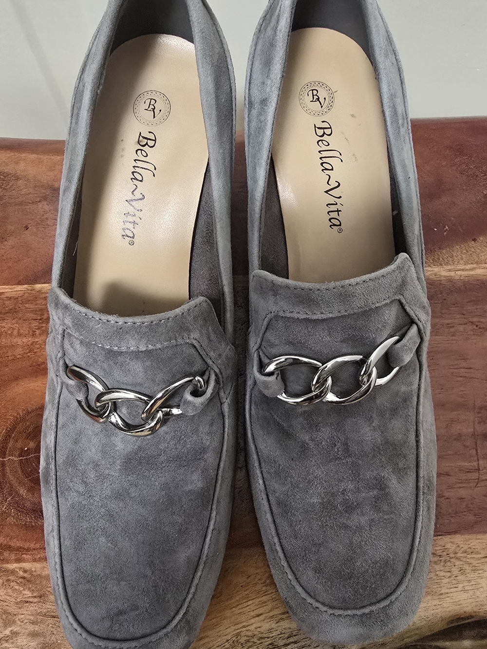 Bella-Vita Grey Suede Chain Loafers Heels Size 8.5 - Picture 6 of 14